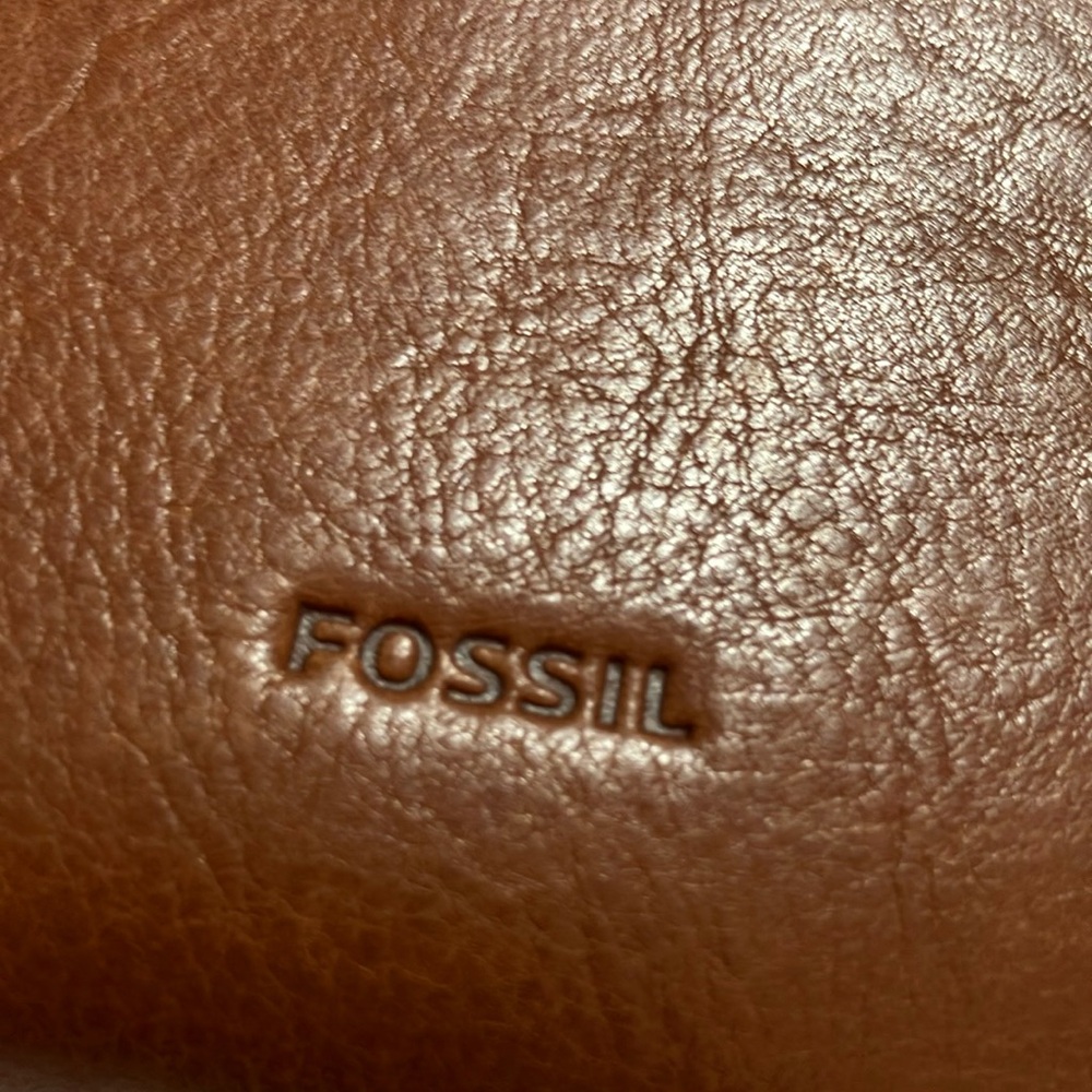 Fossil Brown Leather WalletLadies Classy Fossil Brown Leather Wallet Barely Used - Picture 2 of 10